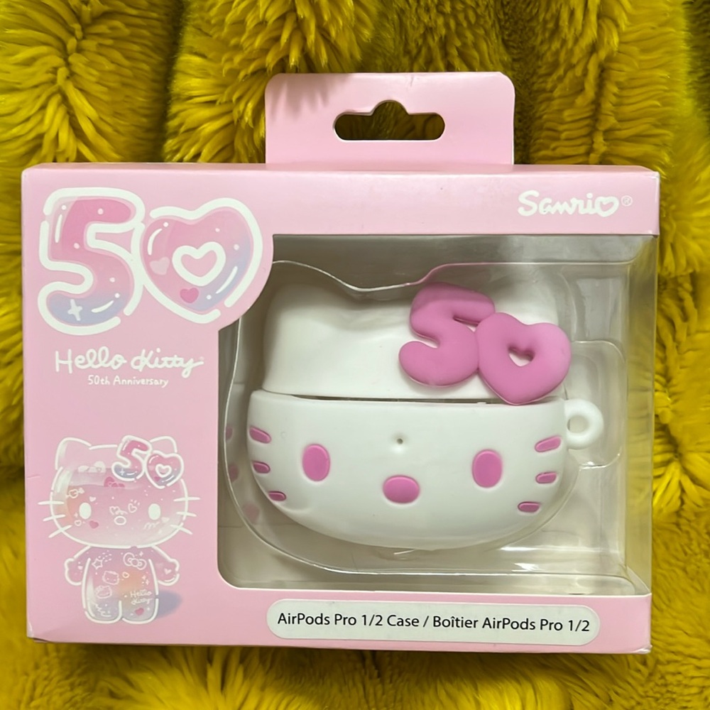 Hello Kitty 🎀 by Sanrio